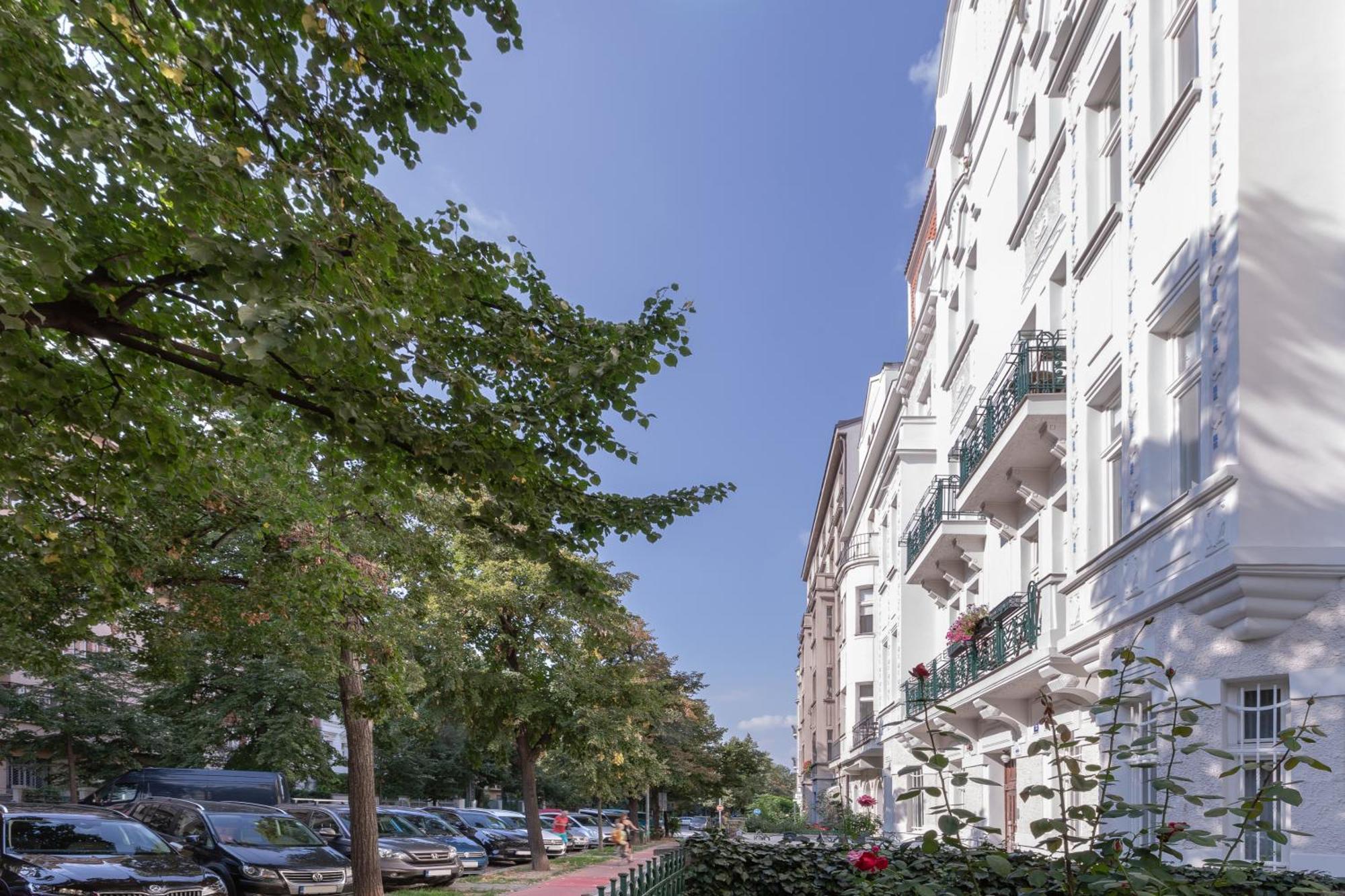 Turnkey I Letna Park Apartments — Photos 2